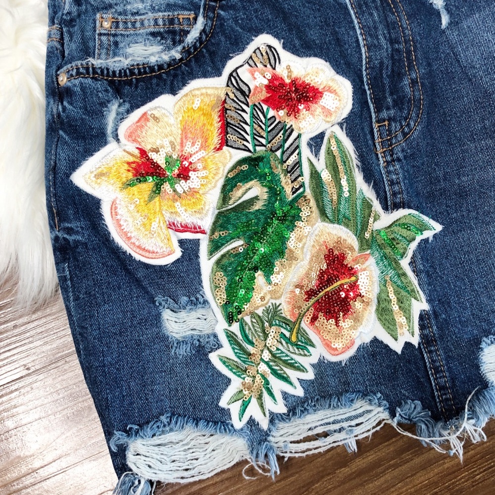 Zara Floral Patch Distressed Denim Skirt - Picture 4 of 4